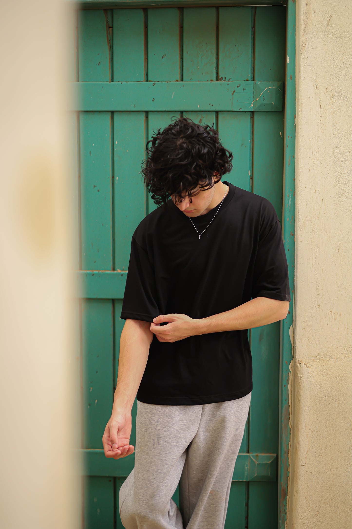 The Minimal T-shirt (Unisex) - Black
